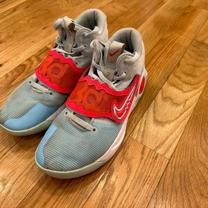 Nike mens basketball shoes